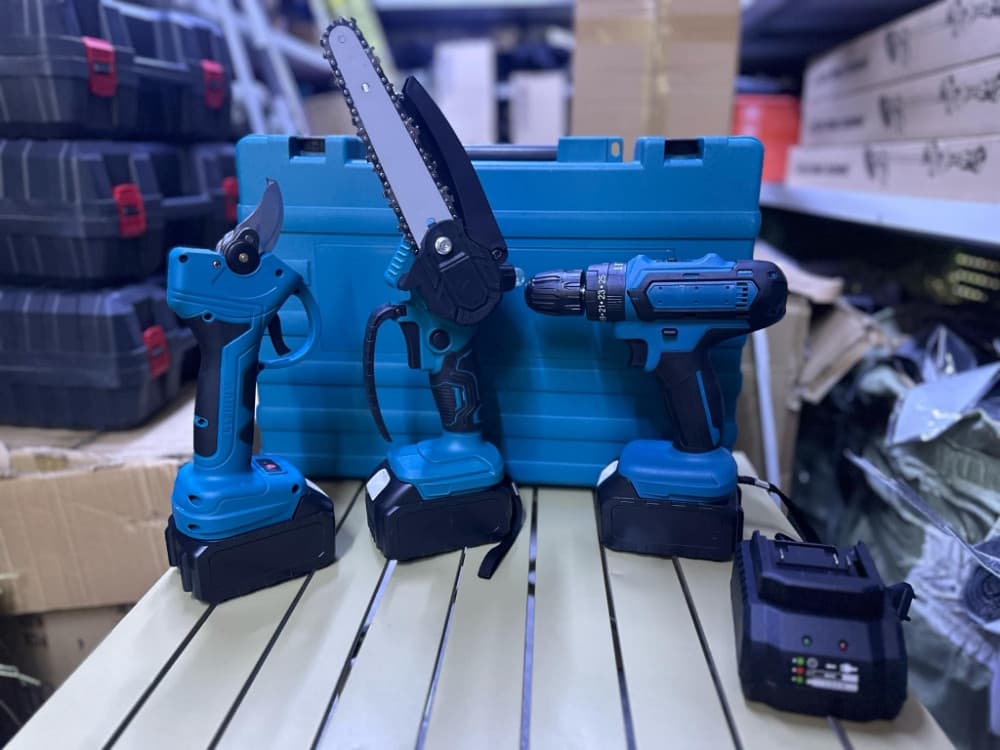 Makita set 3u1 aku pila,makaze aku busilica 2