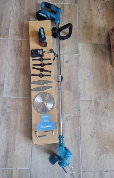 Makita aku trimer / kosilica + 2 baterije + nastavci 4